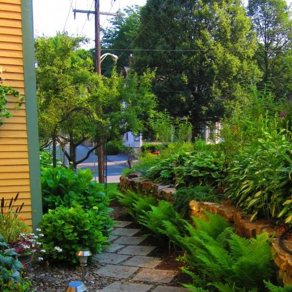 the queen victorian bed and breakfast
